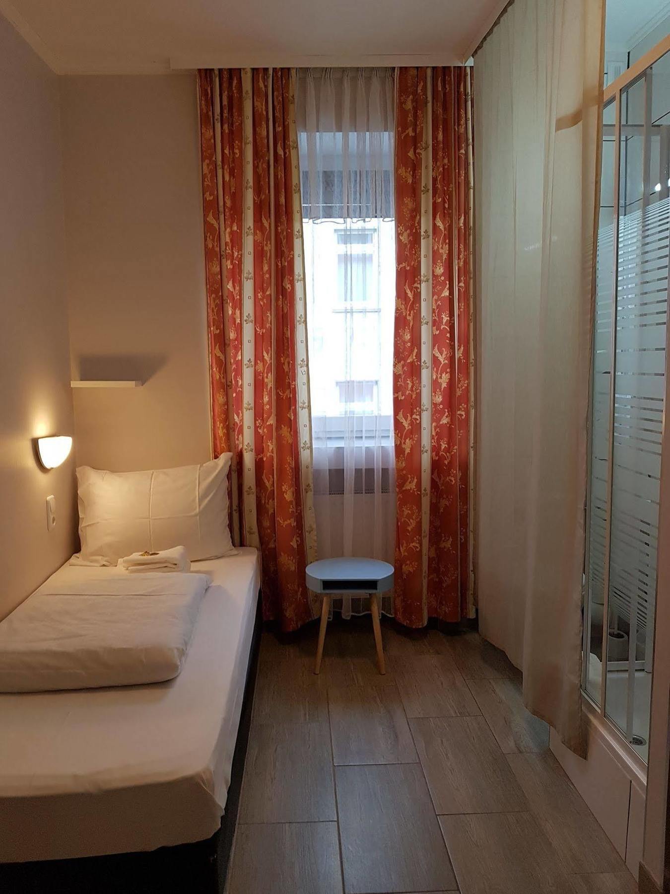 Diana Guest house Dusseldorf