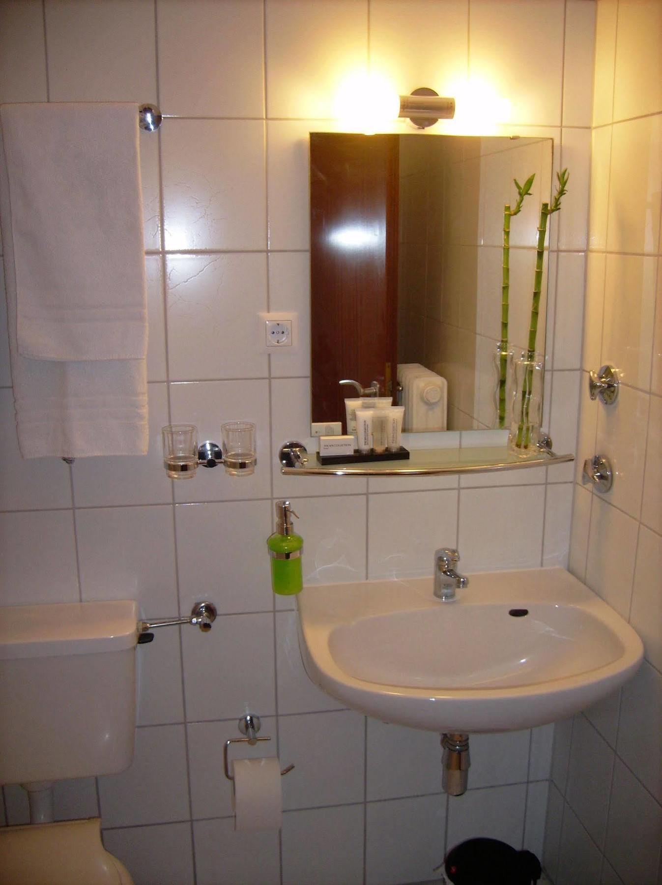 Eu Centralhotel Im Toennchen Guest house