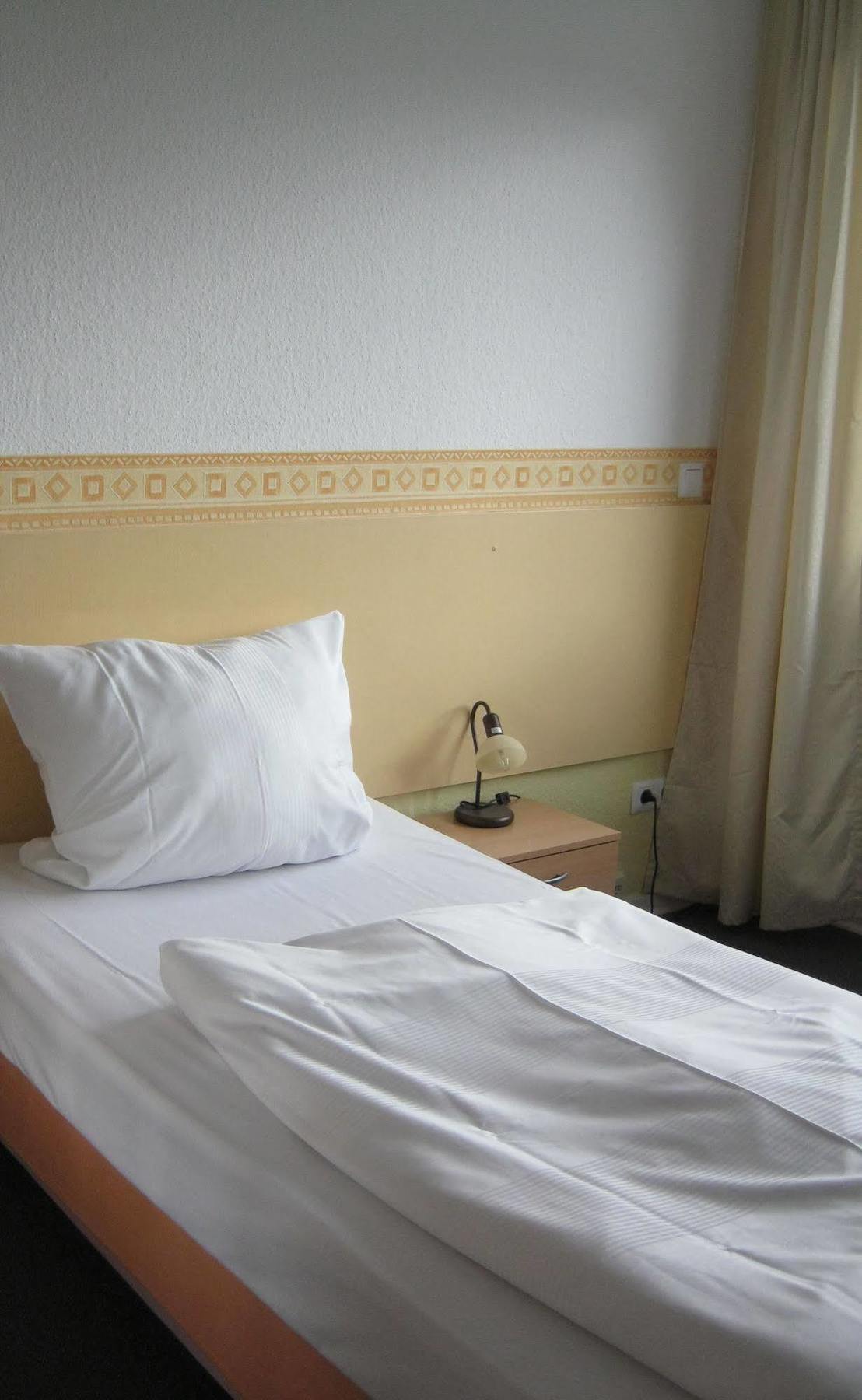 Guest house Eu Centralhotel Im Toennchen 2*
