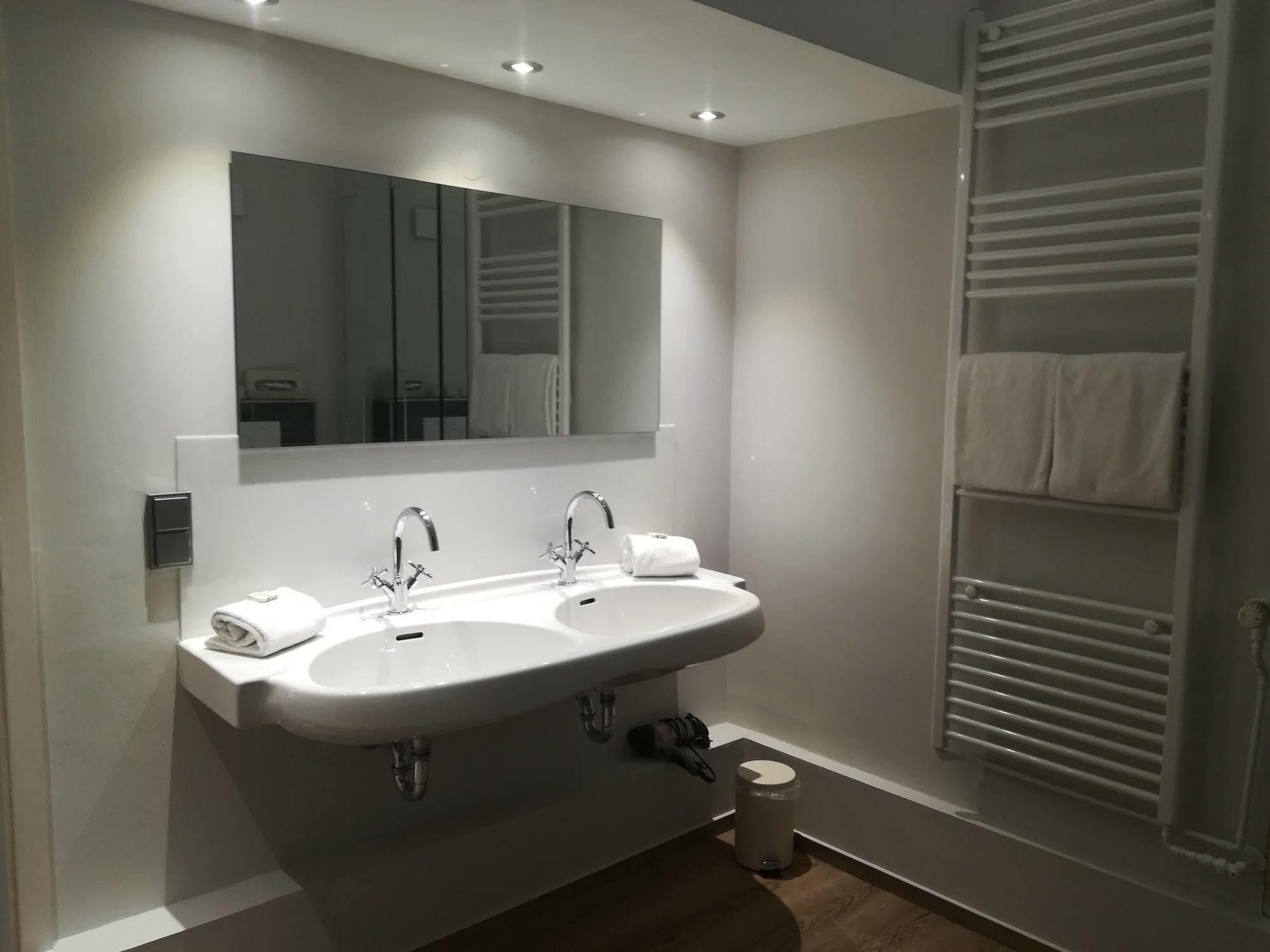 Living Am Carlsplatz Aparthotel