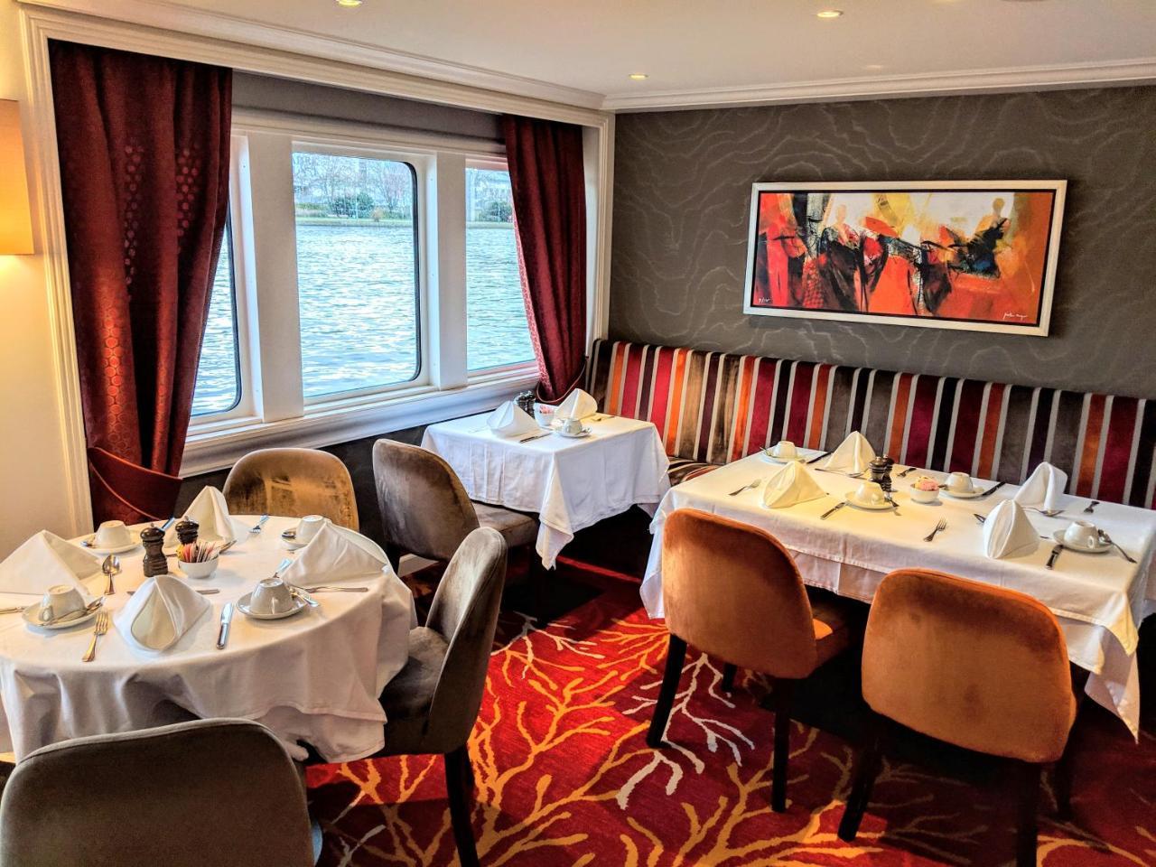 Botel Select Ms Charles Dickens -