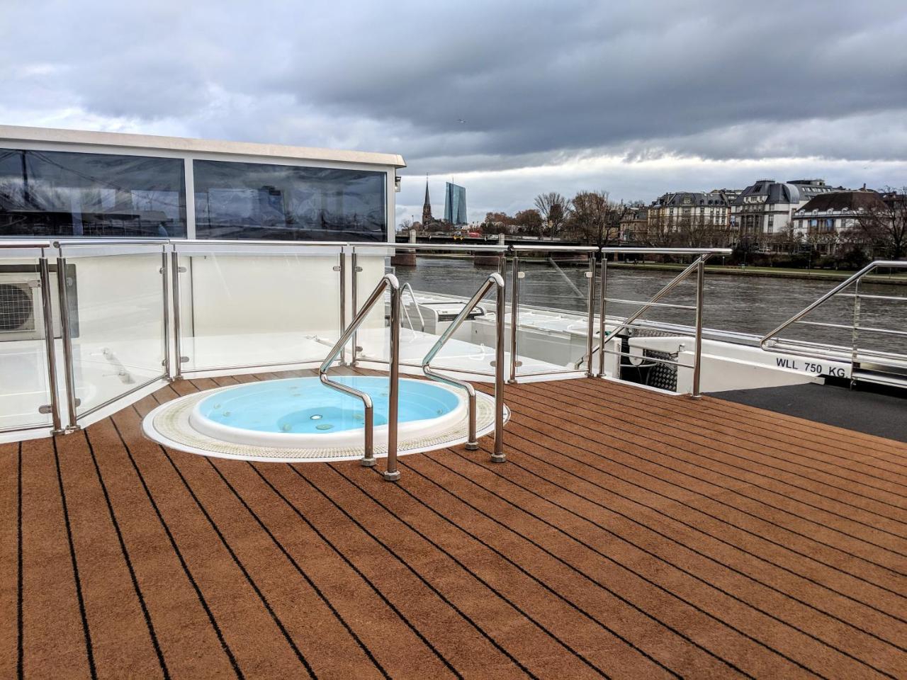 Select Ms Charles Dickens - 5* Dusseldorf