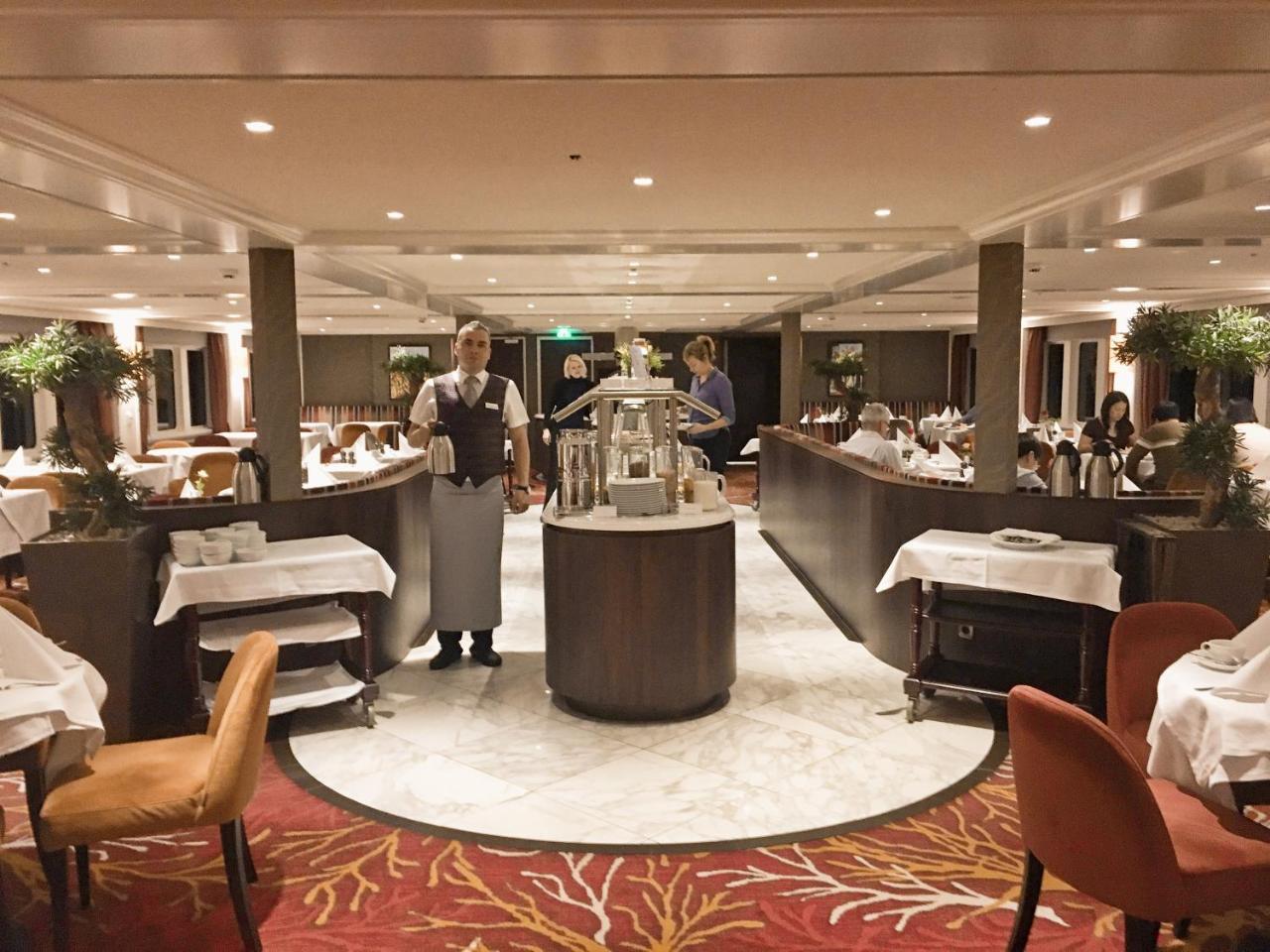 Botel Select Ms Charles Dickens -