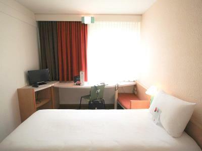 Hotel Ibis Hauptbahnhof 2*