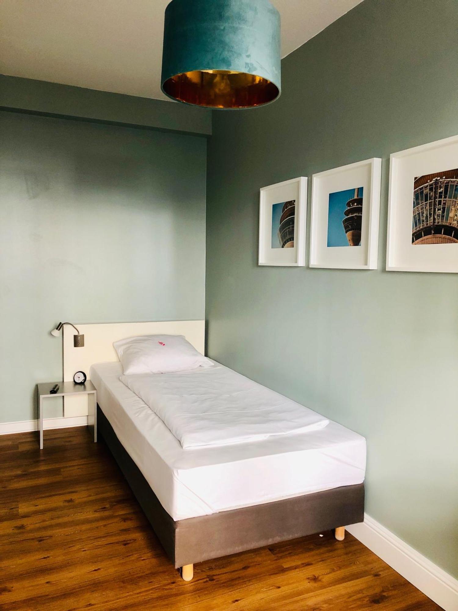 Max Self-check-in 3* Dusseldorf