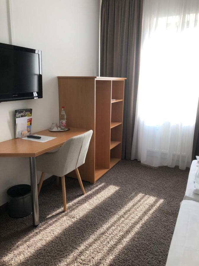 Hotel Max Self-check-in 3*