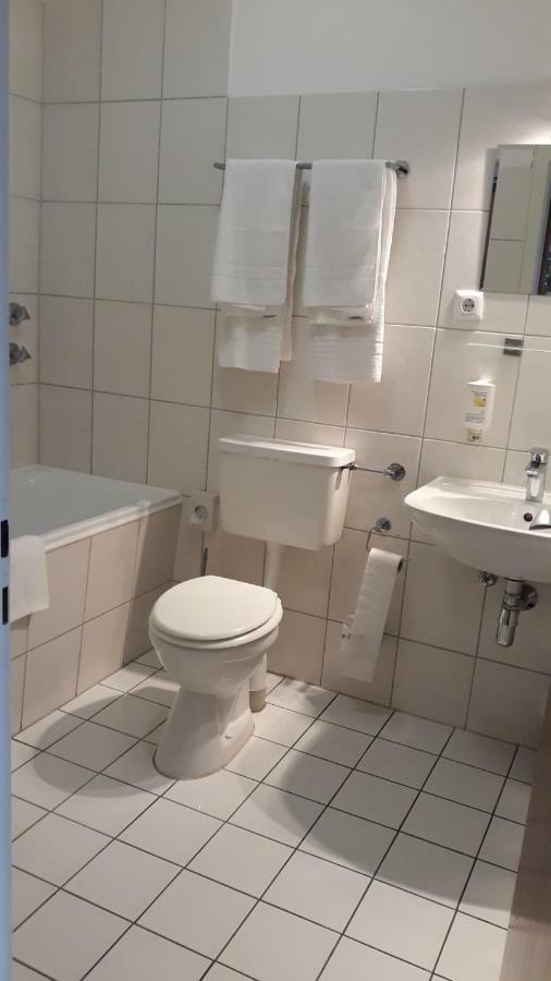 Eu Centralhotel Im Toennchen Guest house 2*