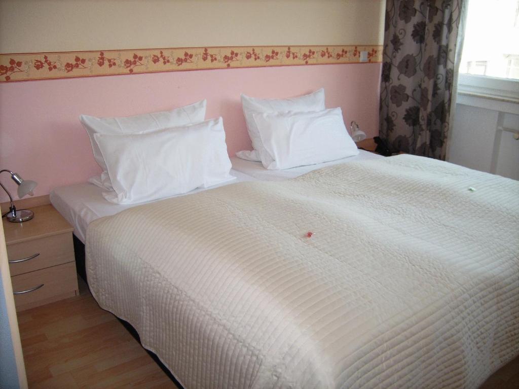 Guest house Eu Centralhotel Im Toennchen Dusseldorf