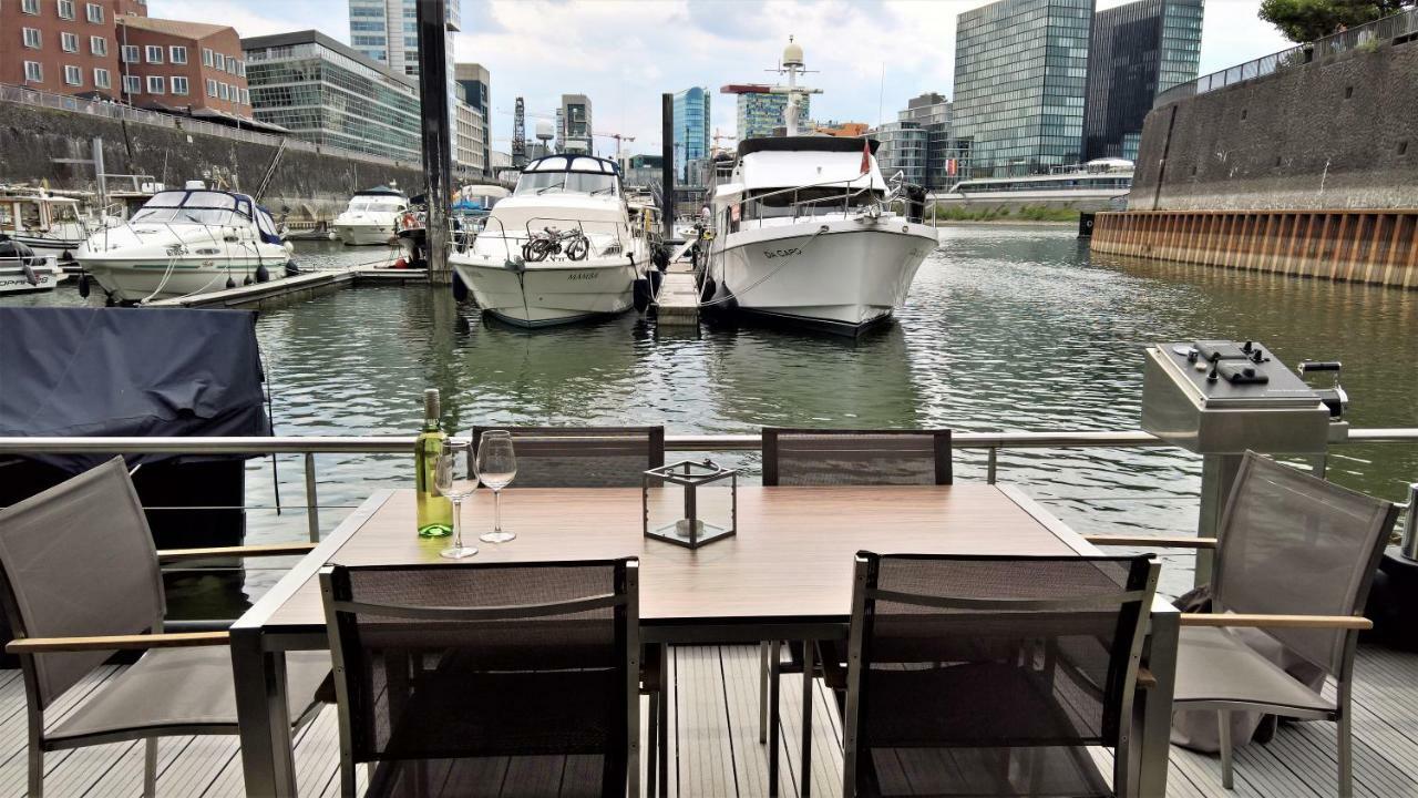 Botel Cruisinghome Medienhafen Düsseldorf