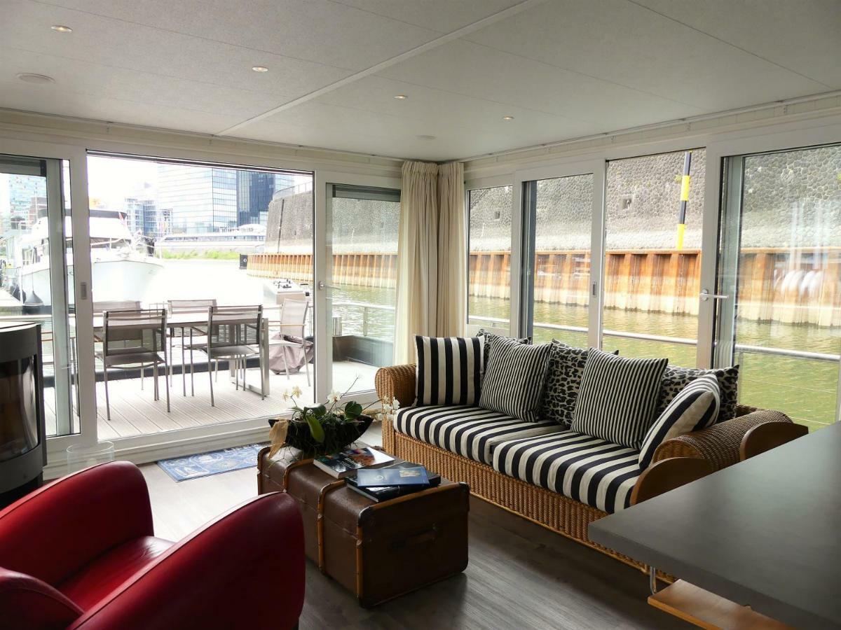 Cruisinghome Medienhafen Botel Düsseldorf