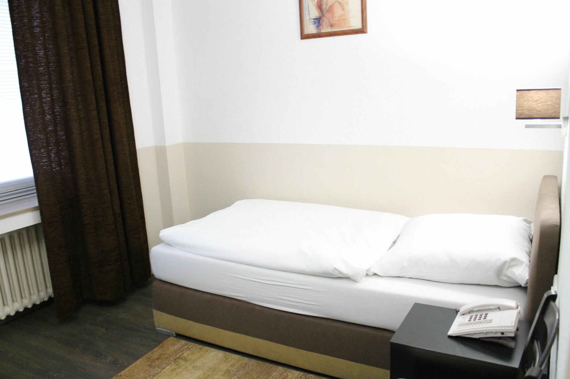 Rheinmetropole Hotel 3*