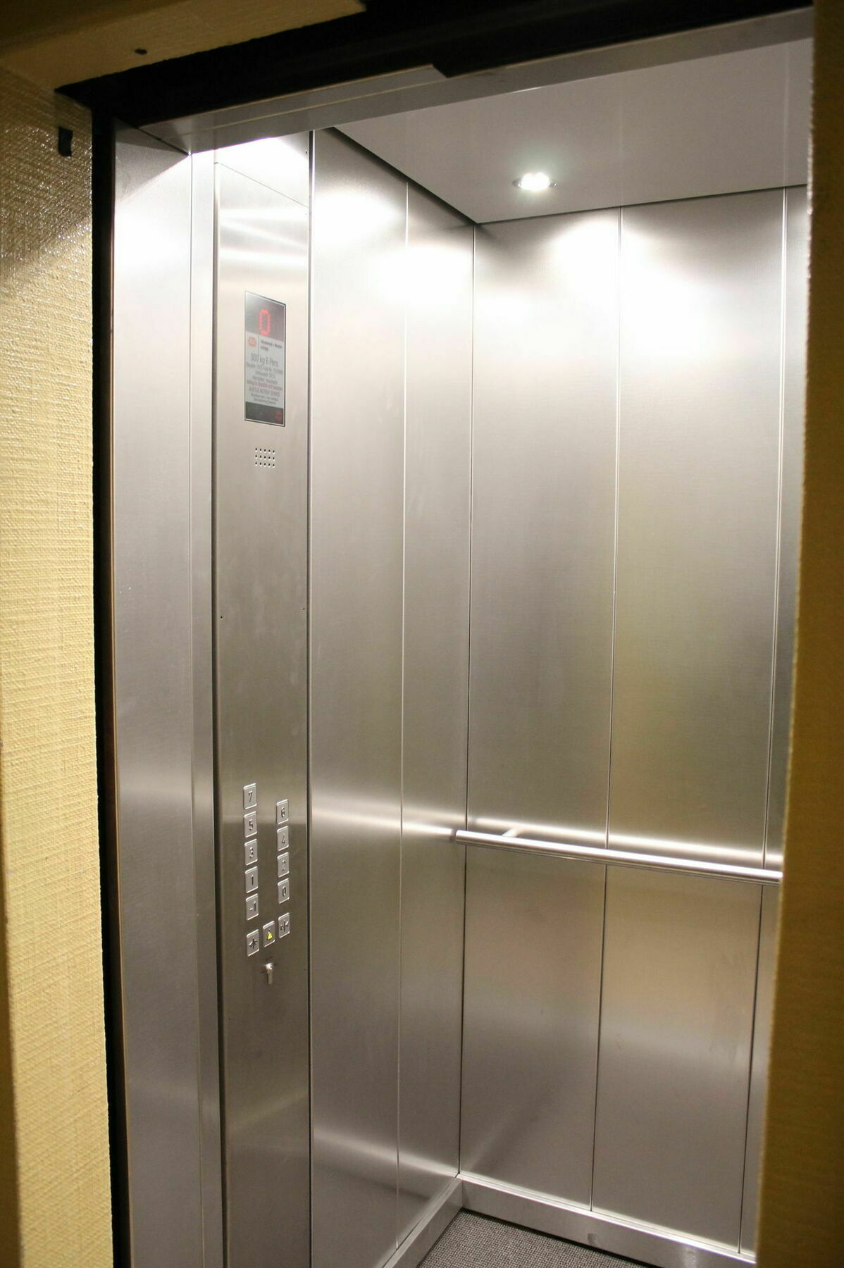 Rheinmetropole Hotel 3*