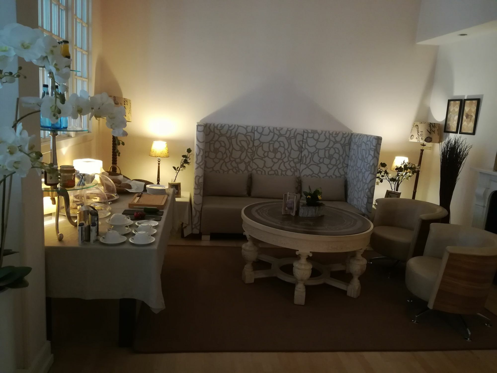 Living Am Carlsplatz Aparthotel 4*