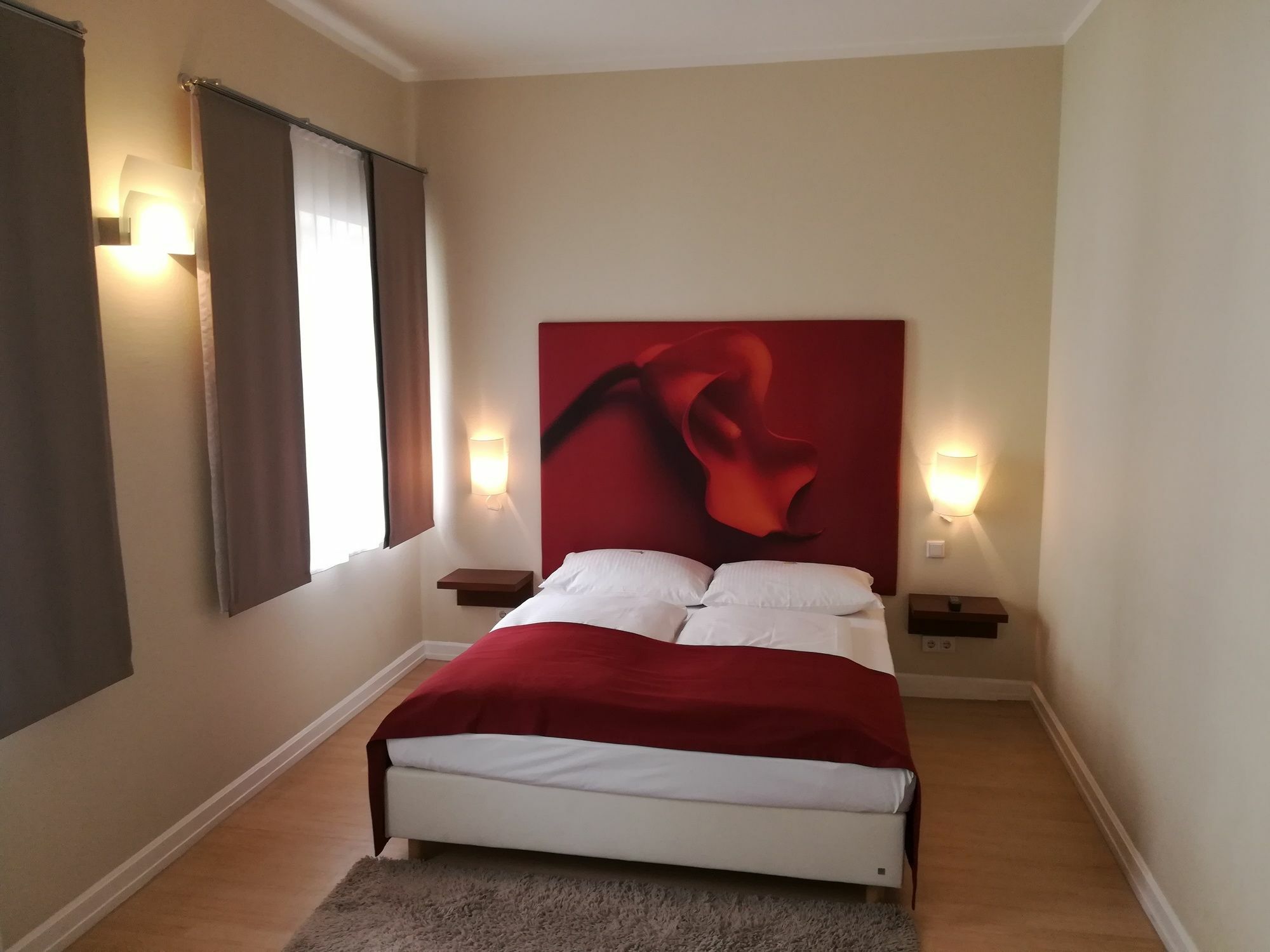Aparthotel Living Am Carlsplatz 4*