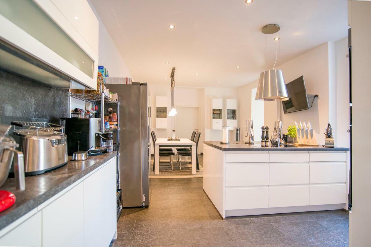 Apartment White Lofty Und White