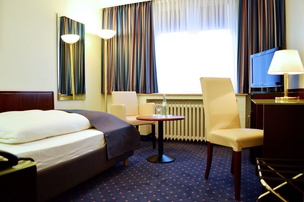 Trip Uebachs Hotel Dusseldorf