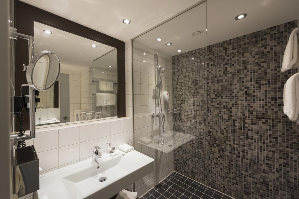 Hotel Mercure Süd 4*