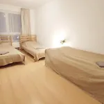 3 Bedroom House With 2 Bathrooms In Dusseldorf - Haus Mit 3 Schlafzimmer 2 Badezimmer In Duesseldorf
