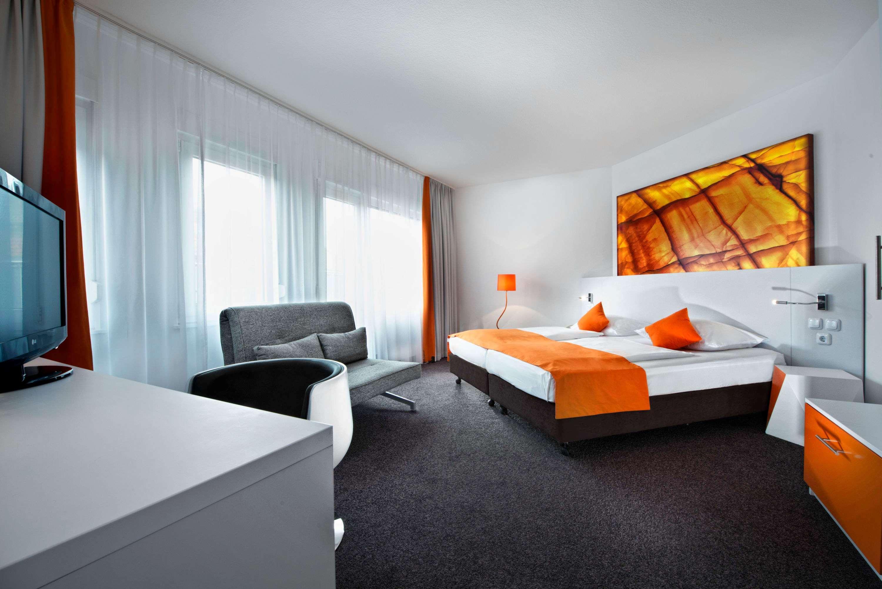 Wyndham Garden City Centre Koenigsallee