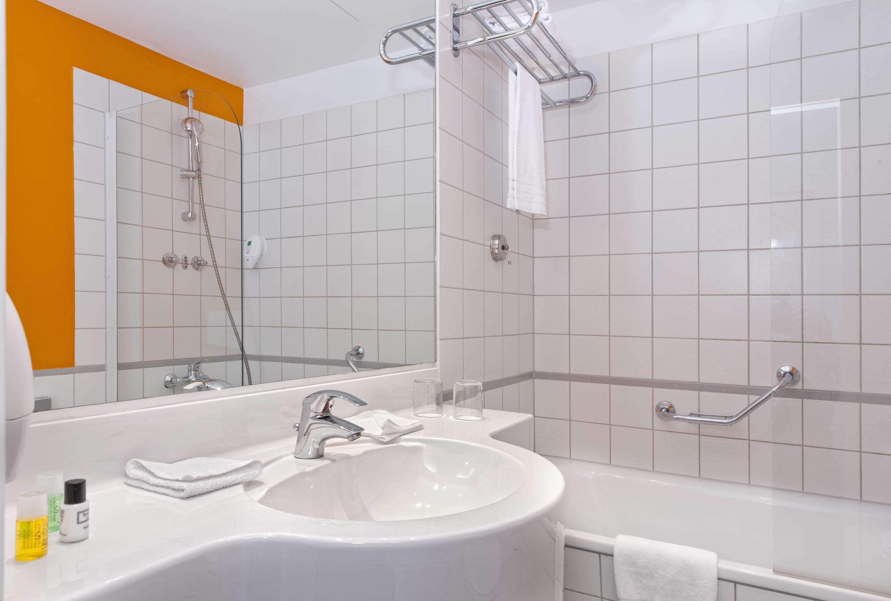 Hotel Wyndham Garden City Centre Koenigsallee 4*