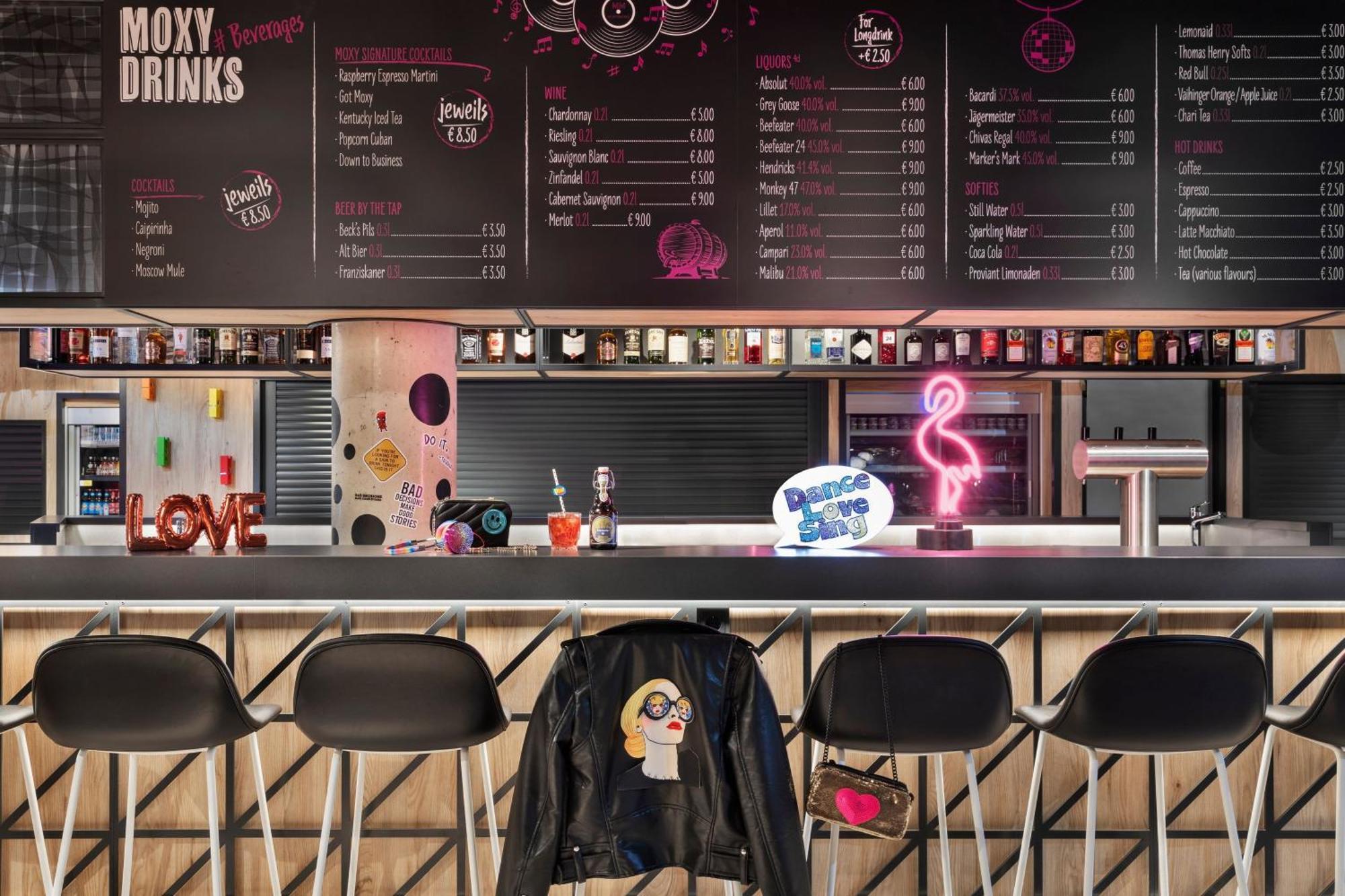 Hotel Moxy 3*