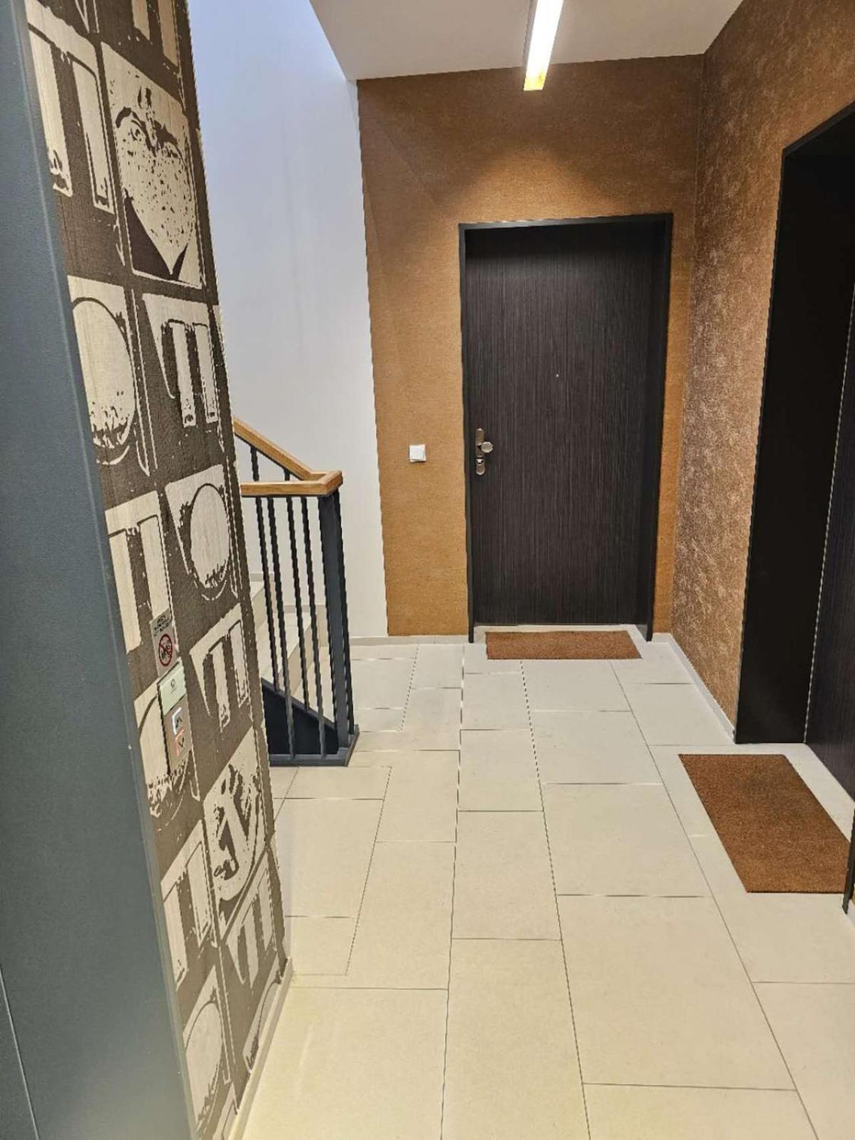 3 2 Bathrooms 2 Toilets New Center Of Underground Parking Space Contactless Self Check-in Apartment Dusseldorf