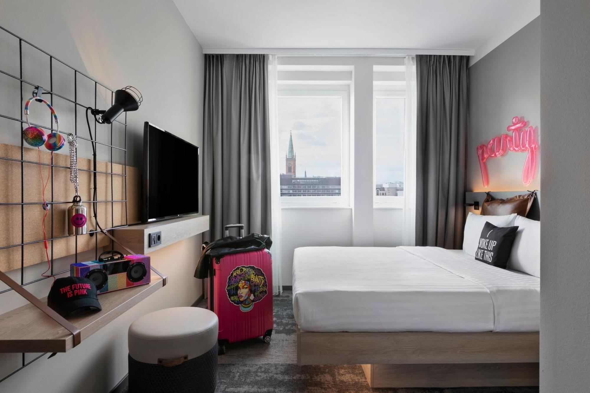 Moxy Hotel 3*