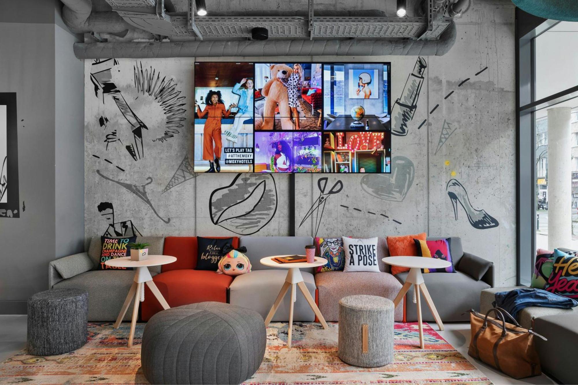 Moxy 3*