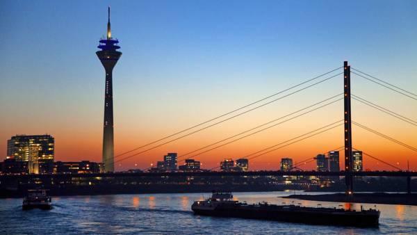 Modern Huttenstrasse Apartment Dusseldorf