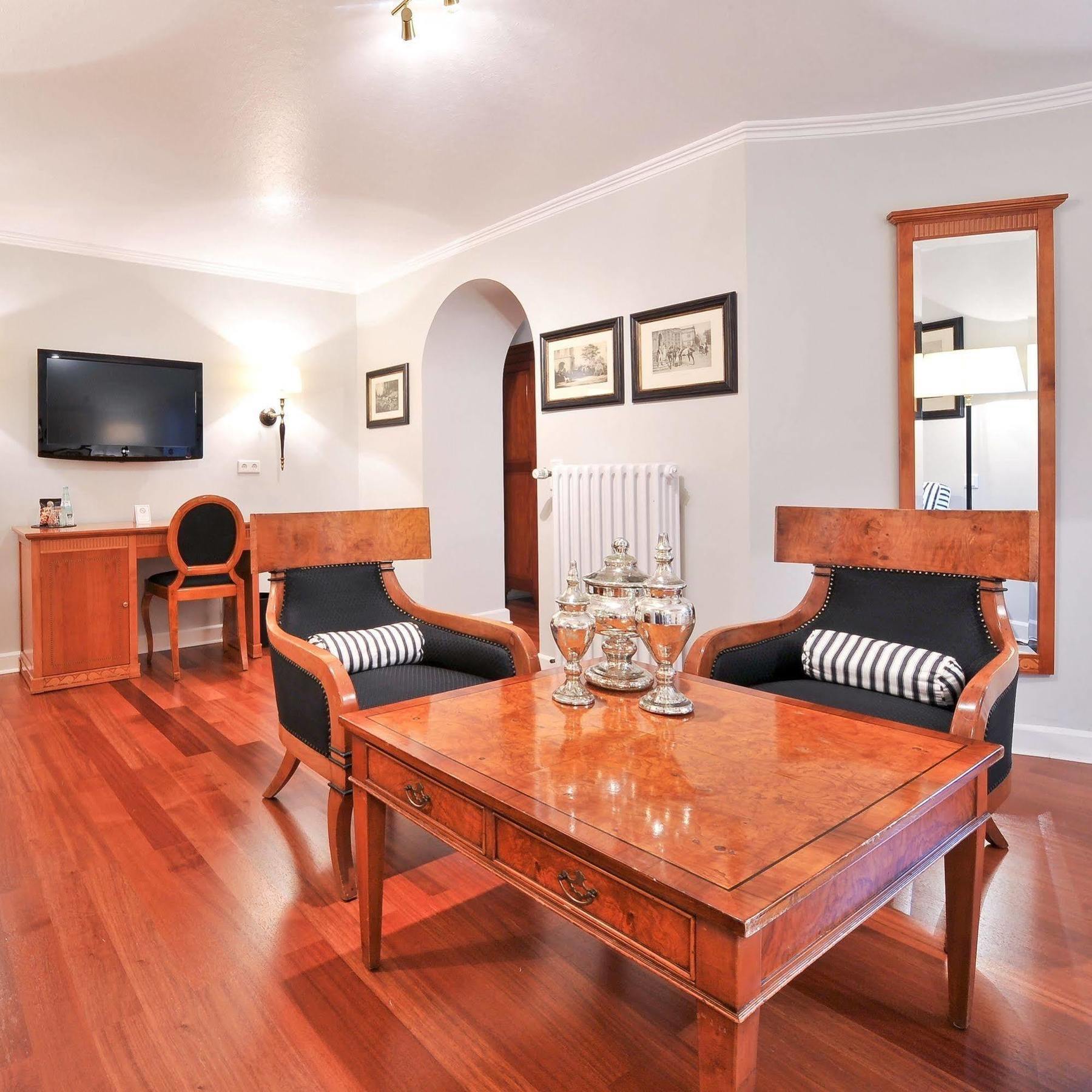 Windsor Hotel 4*
