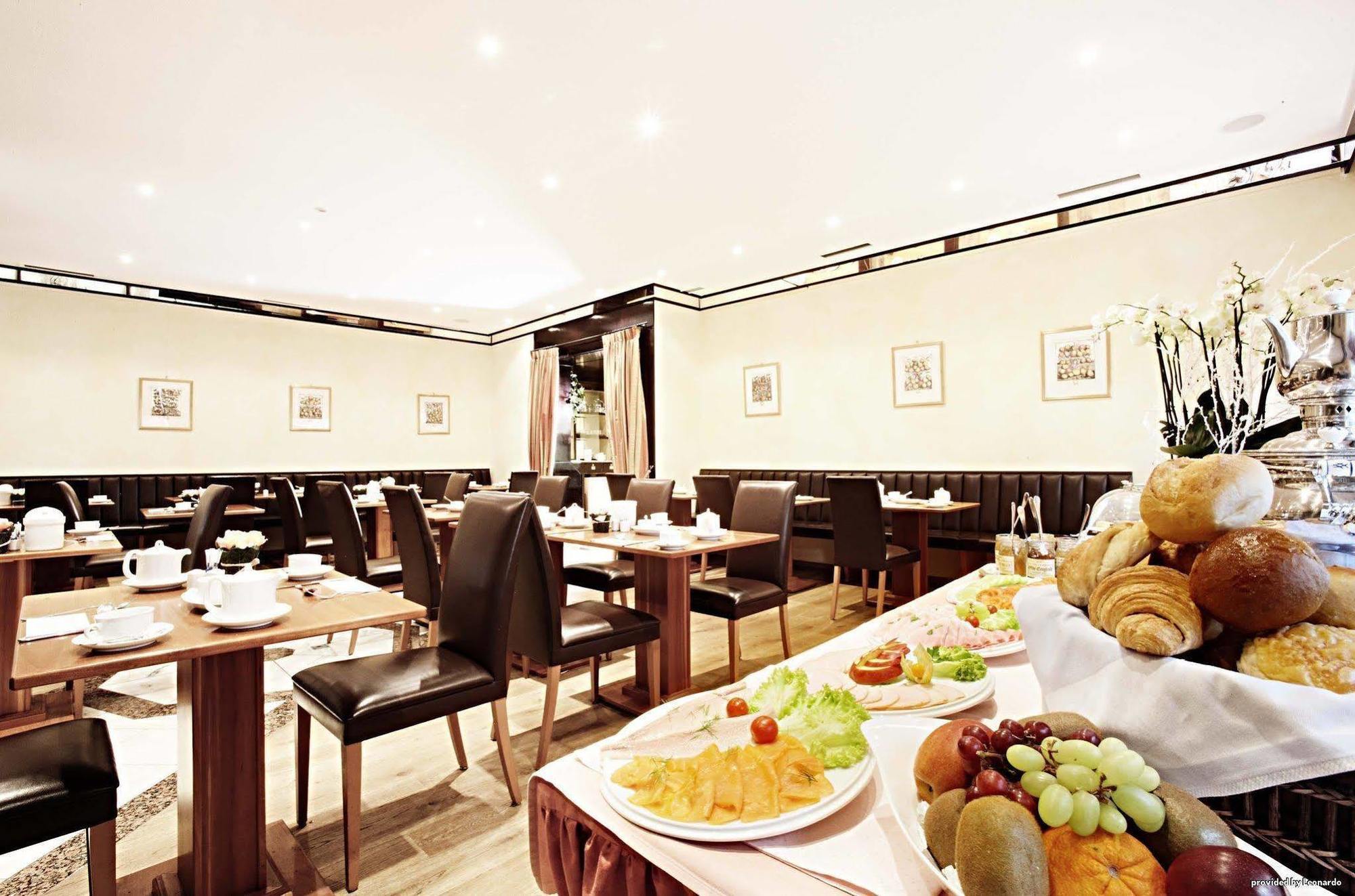 By Tulip Hotel