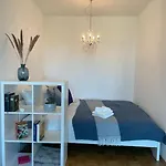 Cosy Apartment Ueber Den Daechern Von Duesseldorf