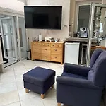 Luxury Apartment Near City Media Harbour