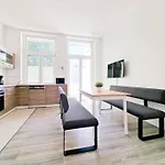 Raj Living - 3 Zimmer Wohnungen Mit Balkon - 15 Min Zur Messe Dus