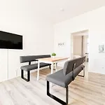 Raj Living - 3 Zimmer Wohnungen Mit Balkon - 15 Min Zur Messe Dus
