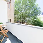 Raj Living - 3 Zimmer Wohnungen Mit Balkon - 15 Min Zur Messe Dus