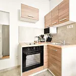 Raj Living - Studio Wohnungen - 15 Min Zur Messe Dus