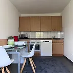 Cozy Apartment With Excellent Transport Links To Old Town, Main Station And Trade Fair