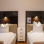 Top-Designerwohnung In Messenaehe