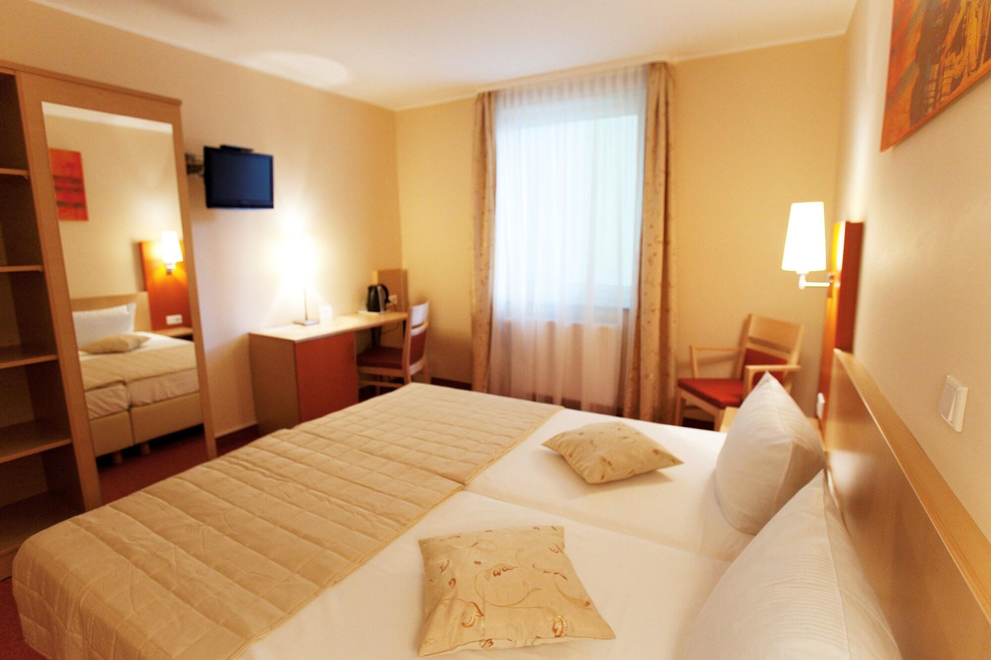 Atomis Hotel