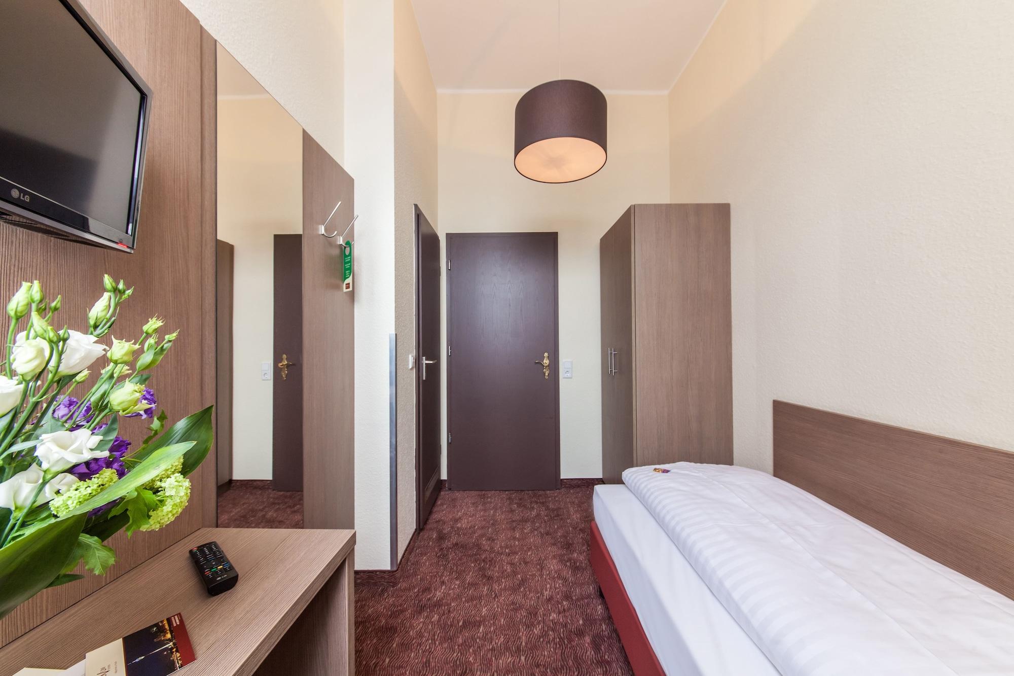 Maxim Hotel