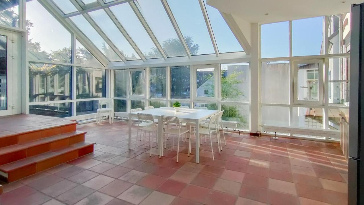 Apartment Raj Living - With 2 , 3 And 6 - 15 Min To Messe Dus And Old Town Dus *