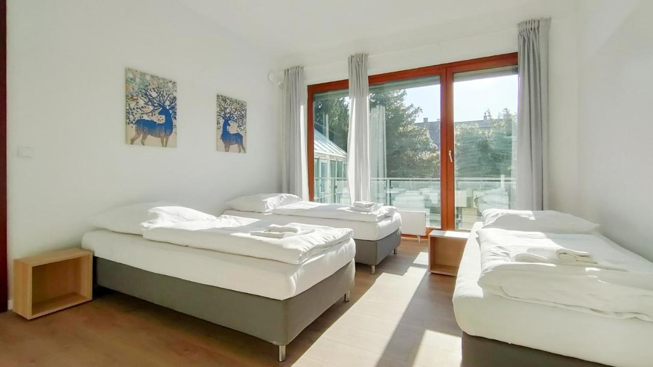 Apartment Raj Living - With 2 , 3 And 6 - 15 Min To Messe Dus And Old Town Dus