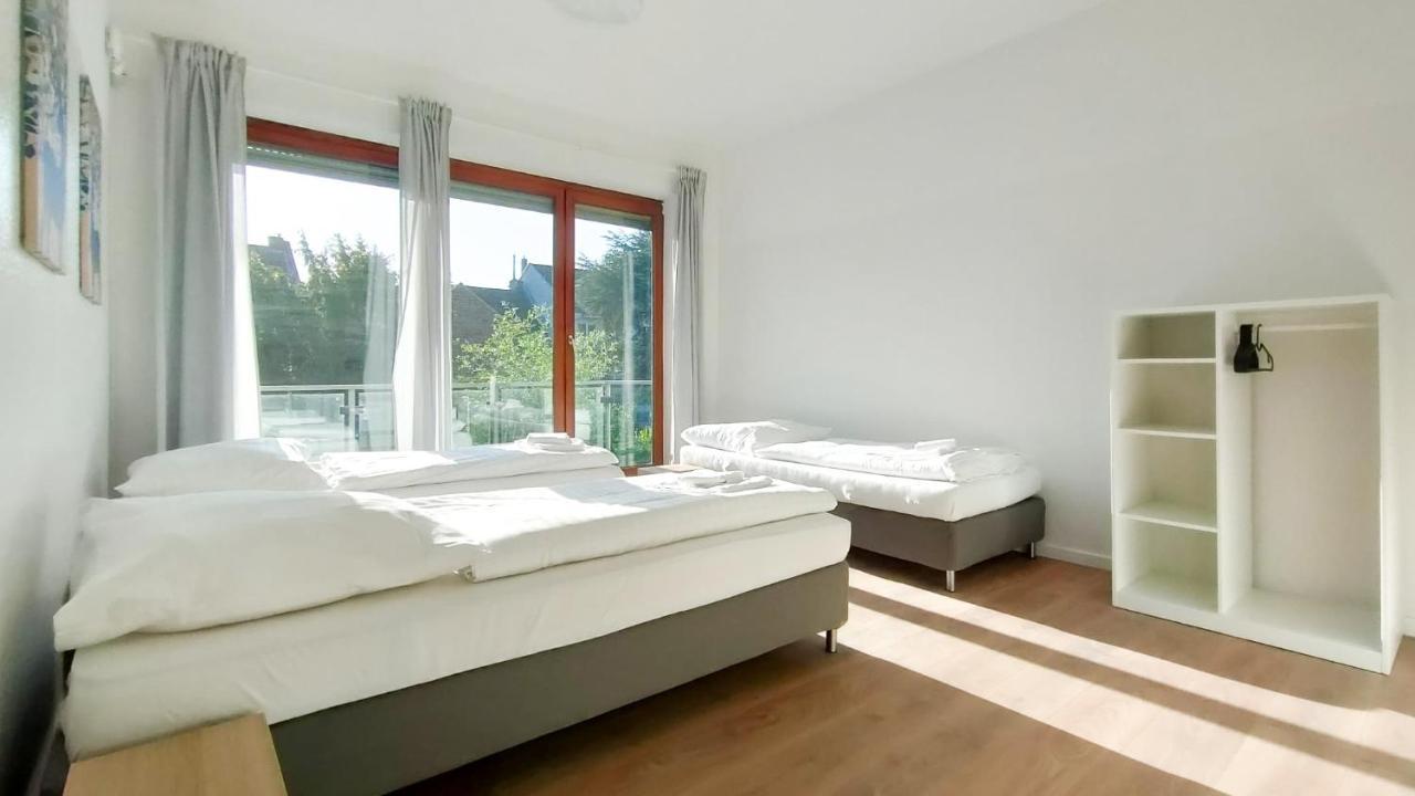 Raj Living - With 2 , 3 And 6 - 15 Min To Messe Dus And Old Town Dus Apartment