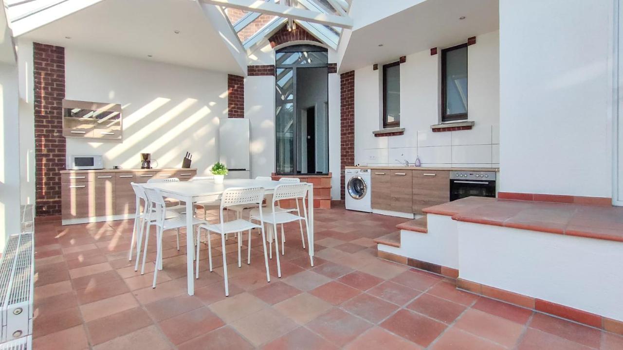 Raj Living - With 2 , 3 And 6 - 15 Min To Messe Dus And Old Town Dus Apartment