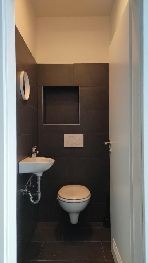 Raj Living - With 2 , 3 And 6 - 15 Min To Messe Dus And Old Town Dus Apartment