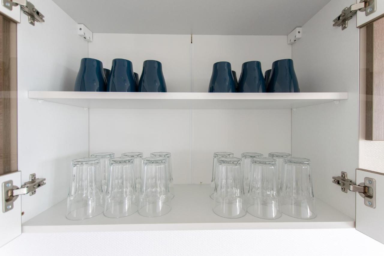 Apartment Raj Living - With 2 , 3 And 6 - 15 Min To Messe Dus And Old Town Dus *