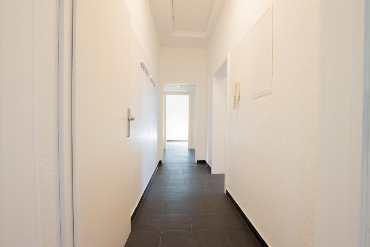 Raj Living - With 2 , 3 And 6 - 15 Min To Messe Dus And Old Town Dus *