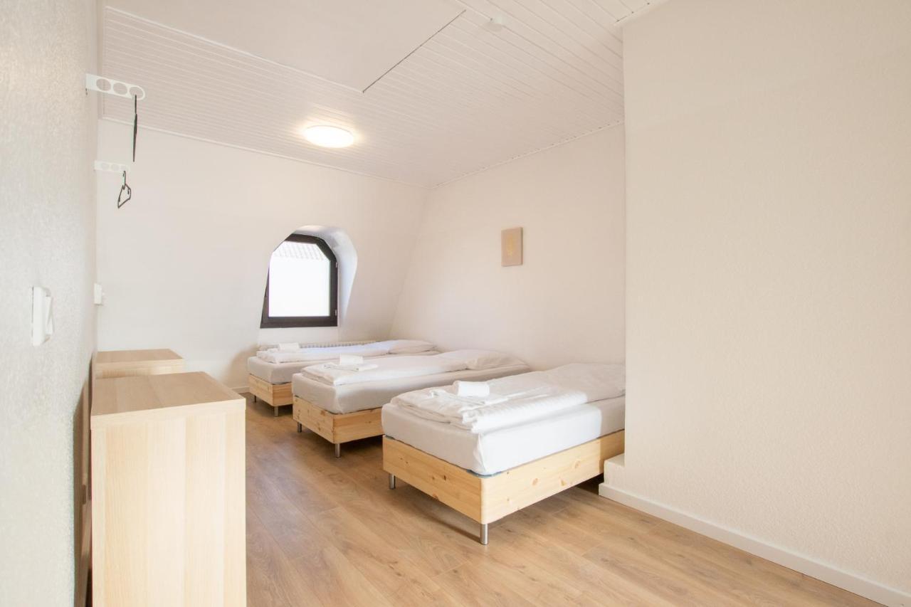 Raj Living - With 2 , 3 And 6 - 15 Min To Messe Dus And Old Town Dus Apartment *
