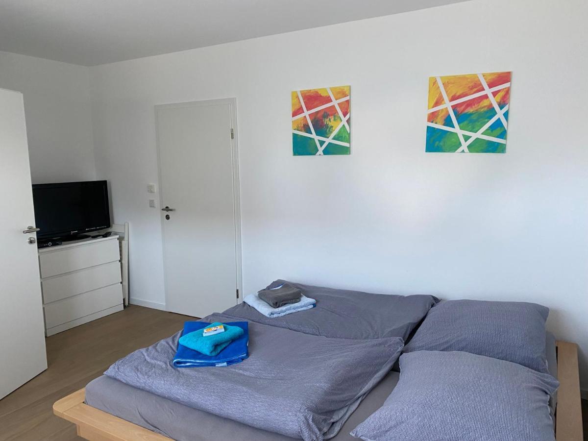 Messezimmer Nahe Der Duesseldorfer Messe Mit Eigenem Eingang Und Gratis Minibar Guest house